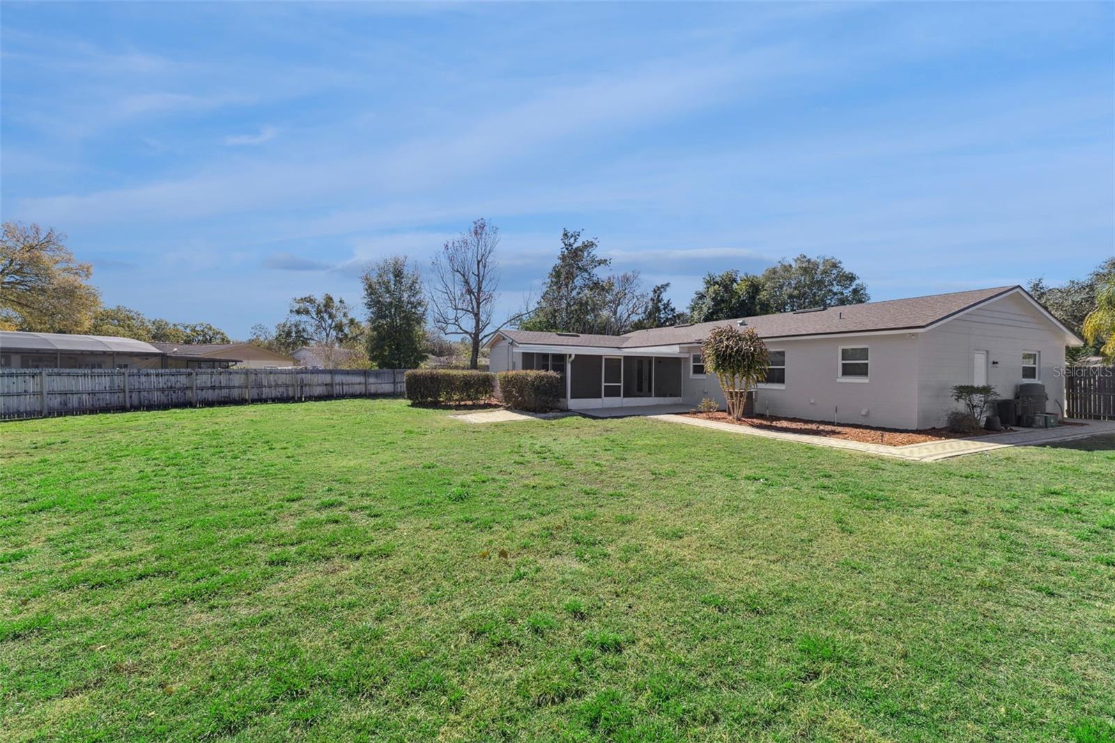 Image 22 of 29 For 110 Devon Court