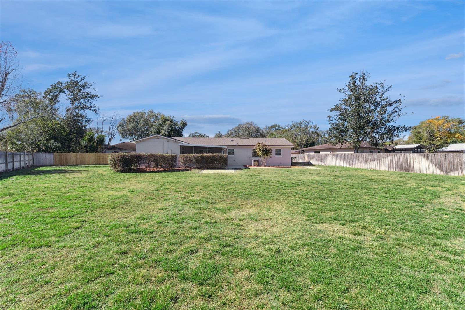 Image 23 of 29 For 110 Devon Court