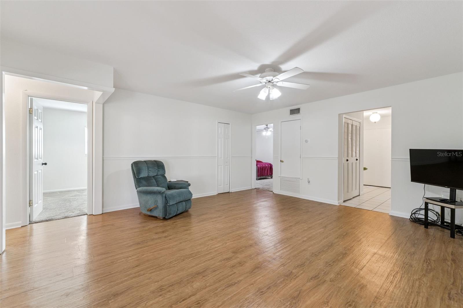 Image 4 of 29 For 110 Devon Court