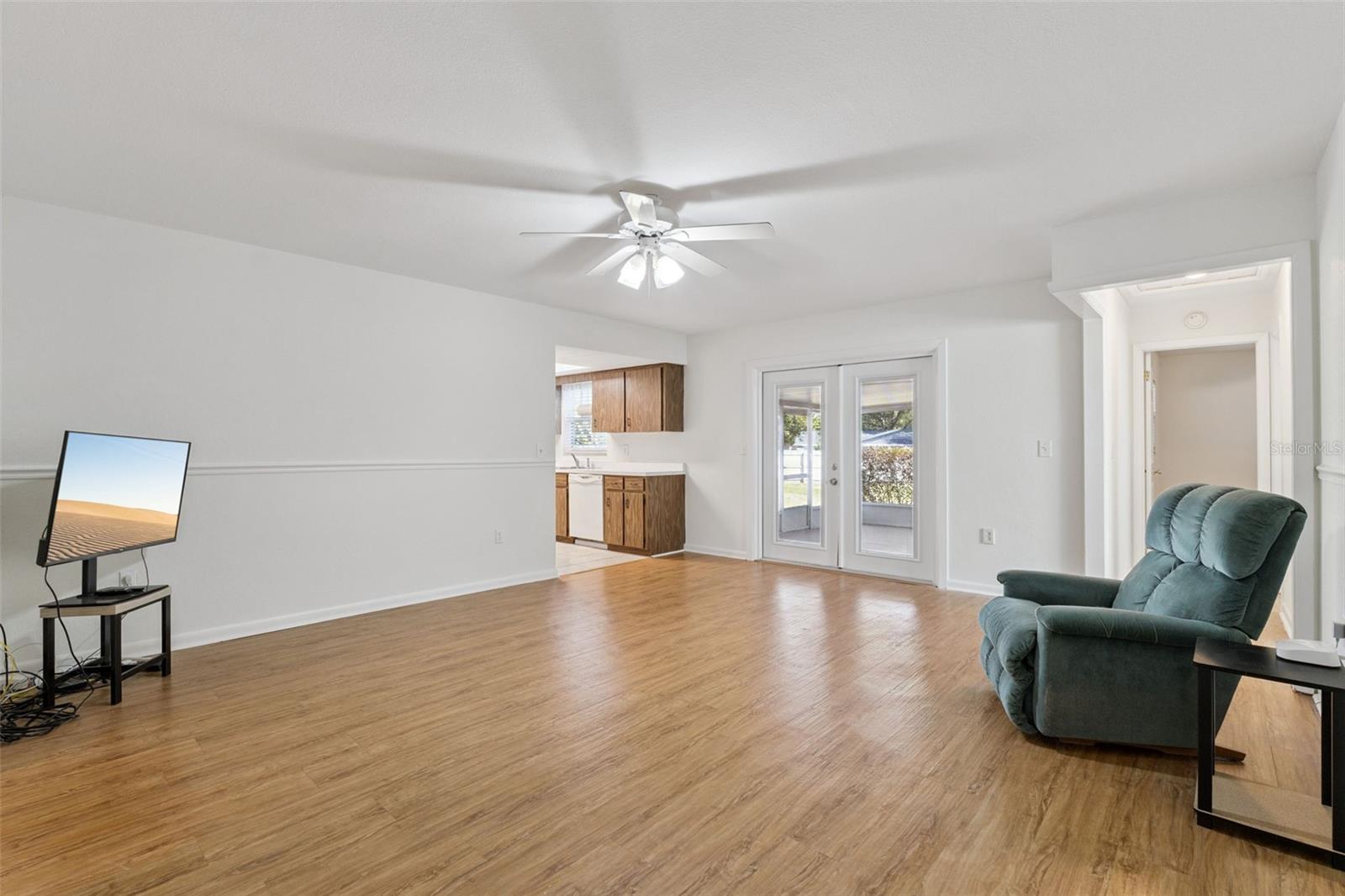 Image 5 of 29 For 110 Devon Court