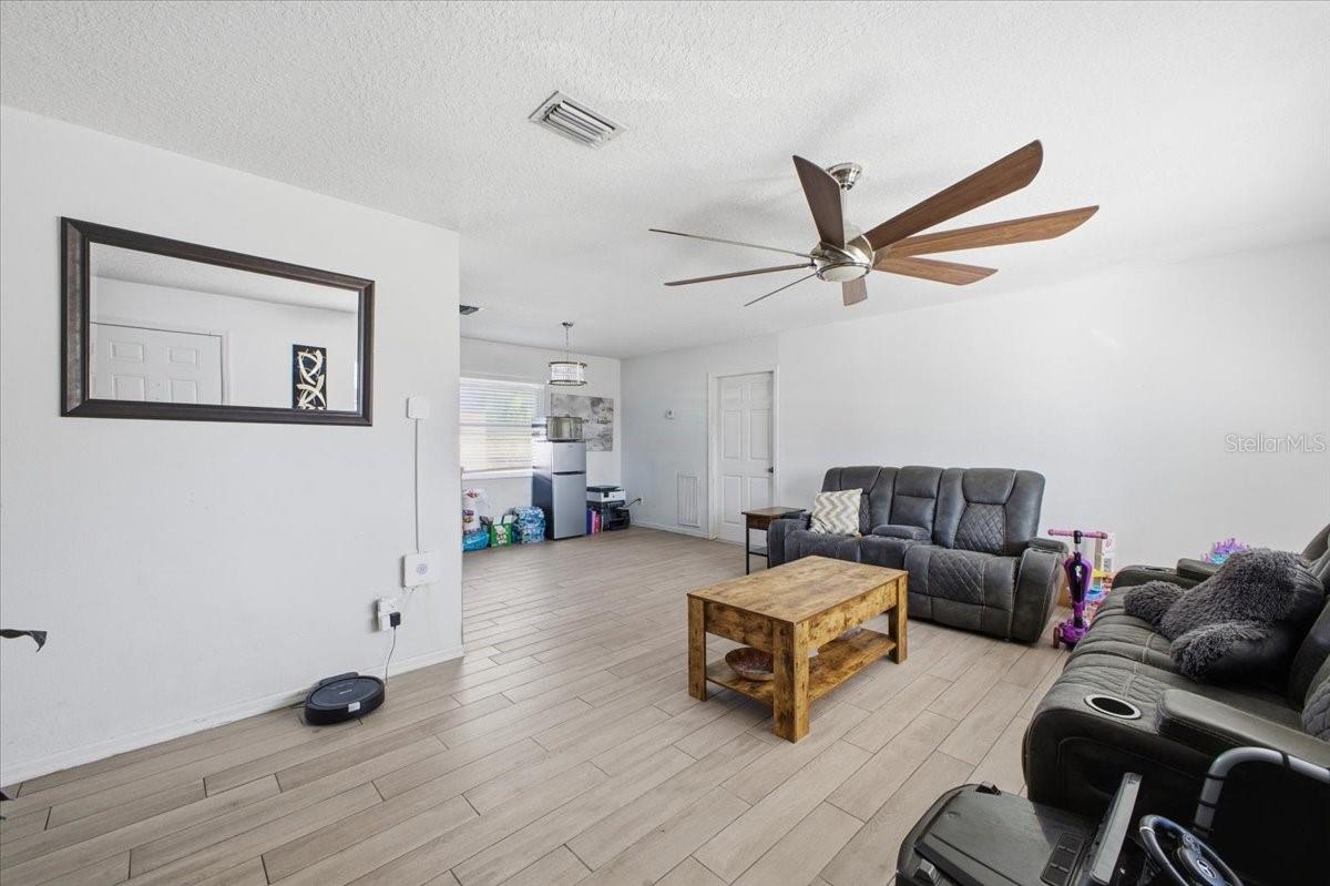 Image 2 of 22 For 2904 5th Avenue