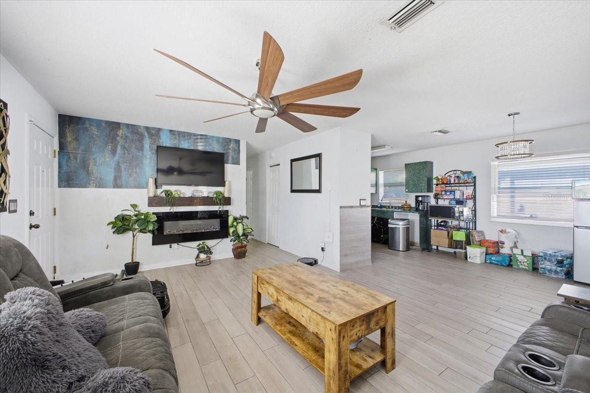 Image 4 of 22 For 2904 5th Avenue