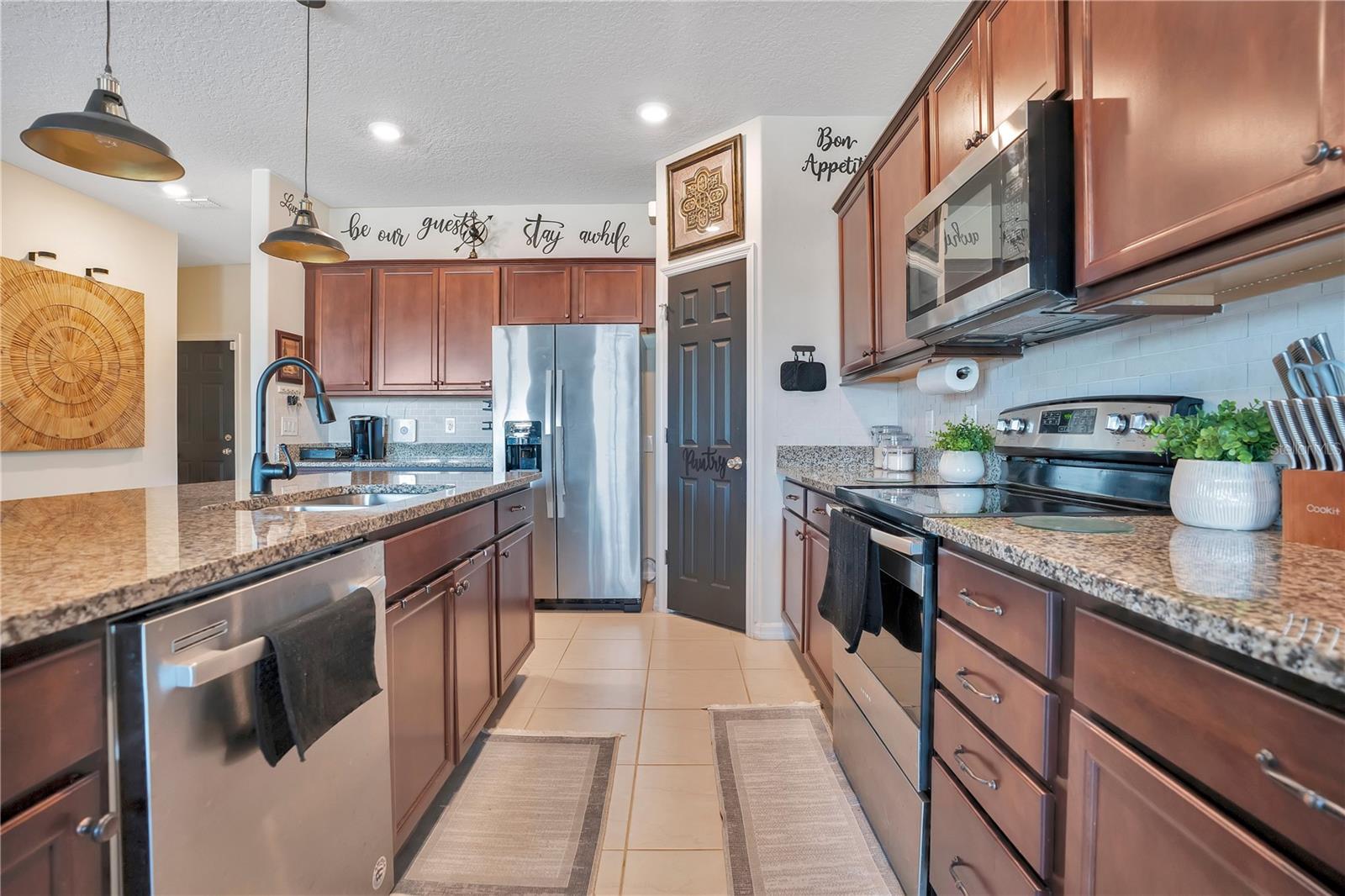 Image 16 of 47 For 802 Citrus Isle Drive