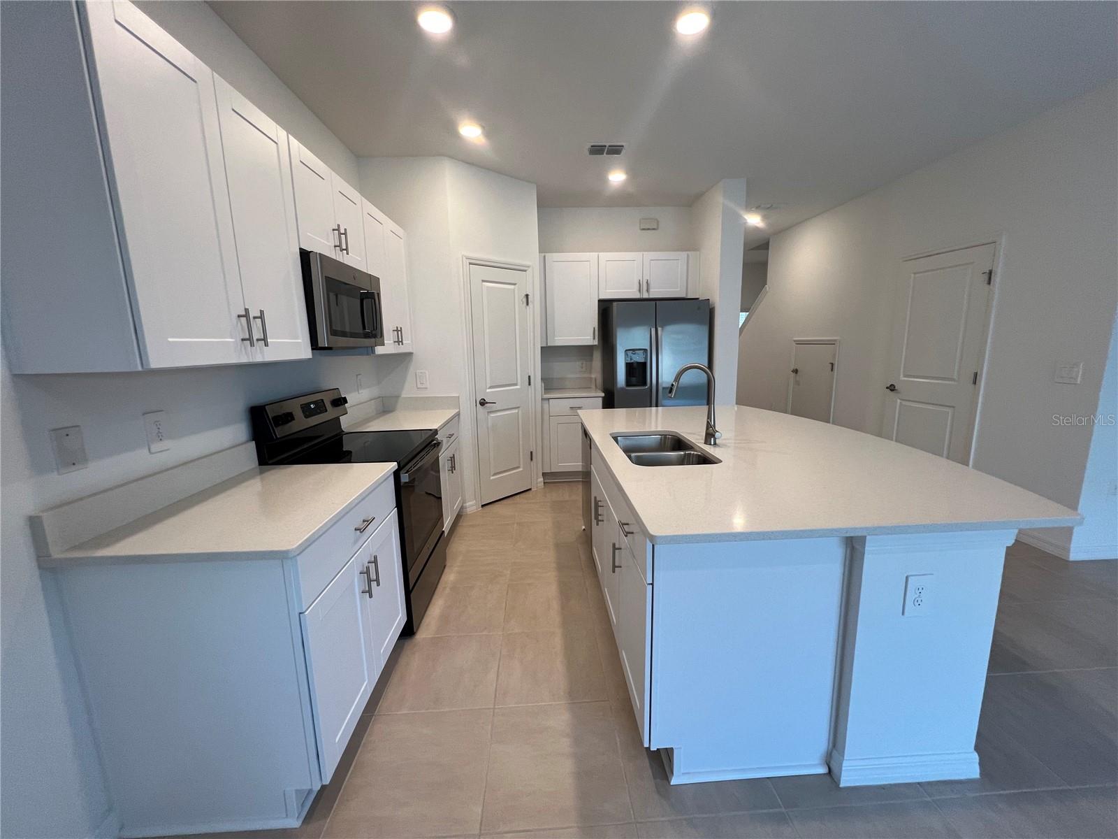 Image 3 of 10 For 2211 Portrait Street