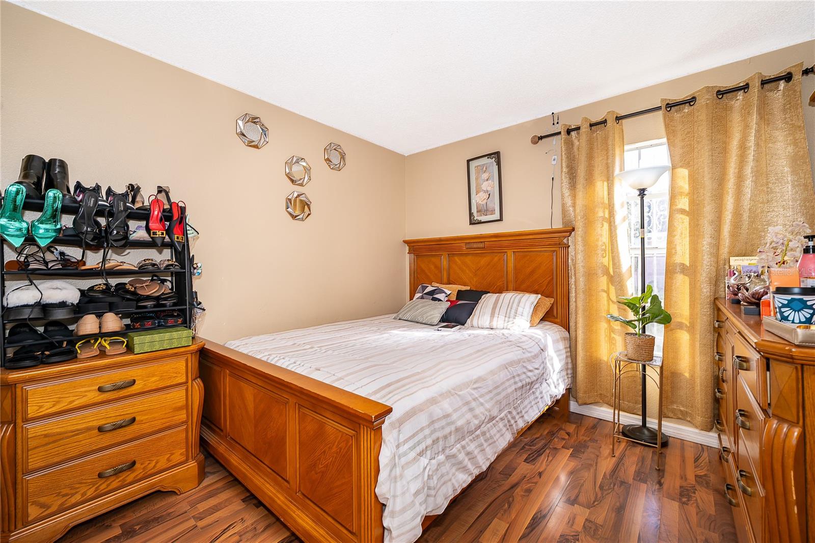 Image 16 of 25 For 6733 Meritmoor Circle