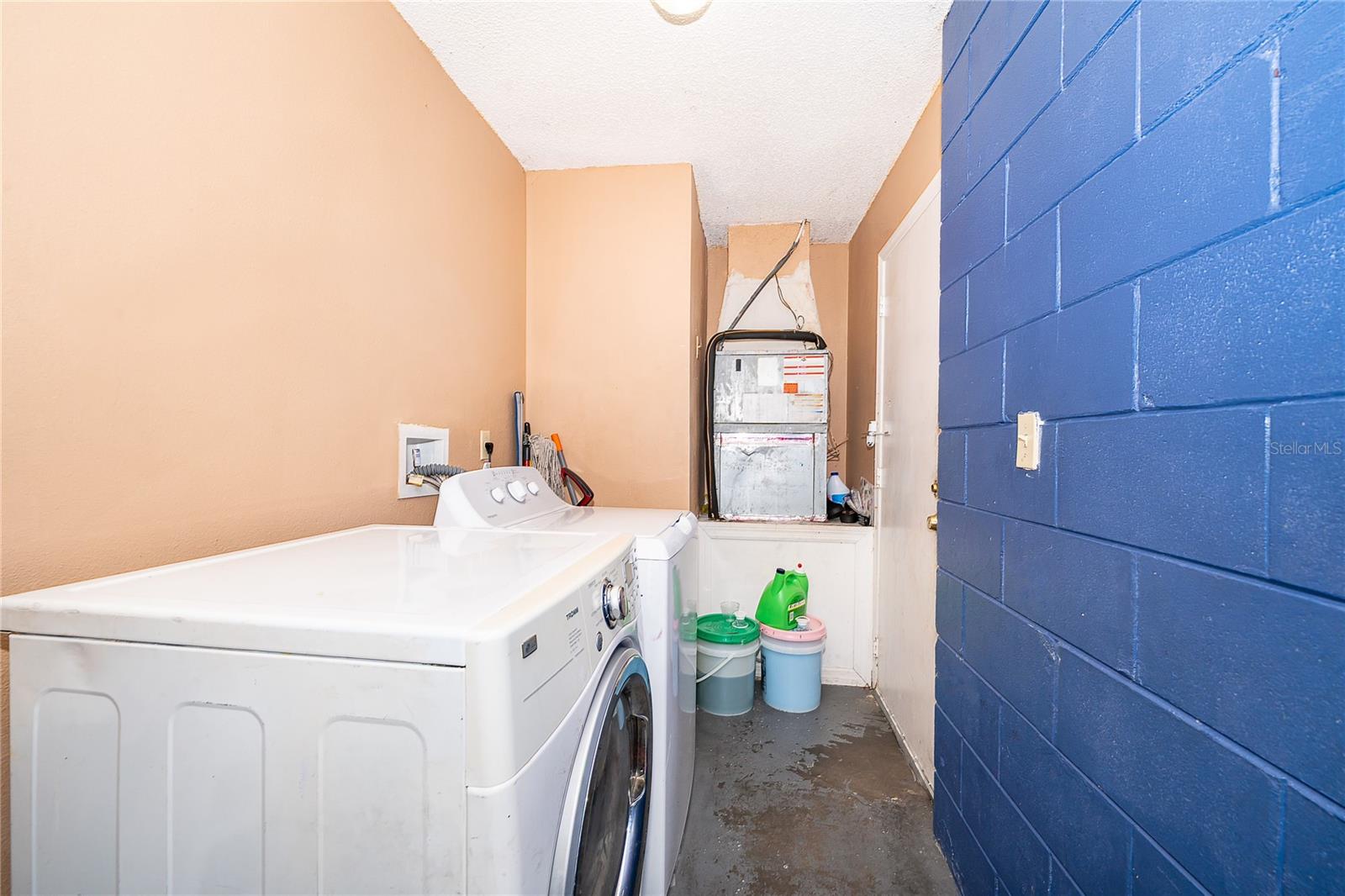 Image 19 of 25 For 6733 Meritmoor Circle