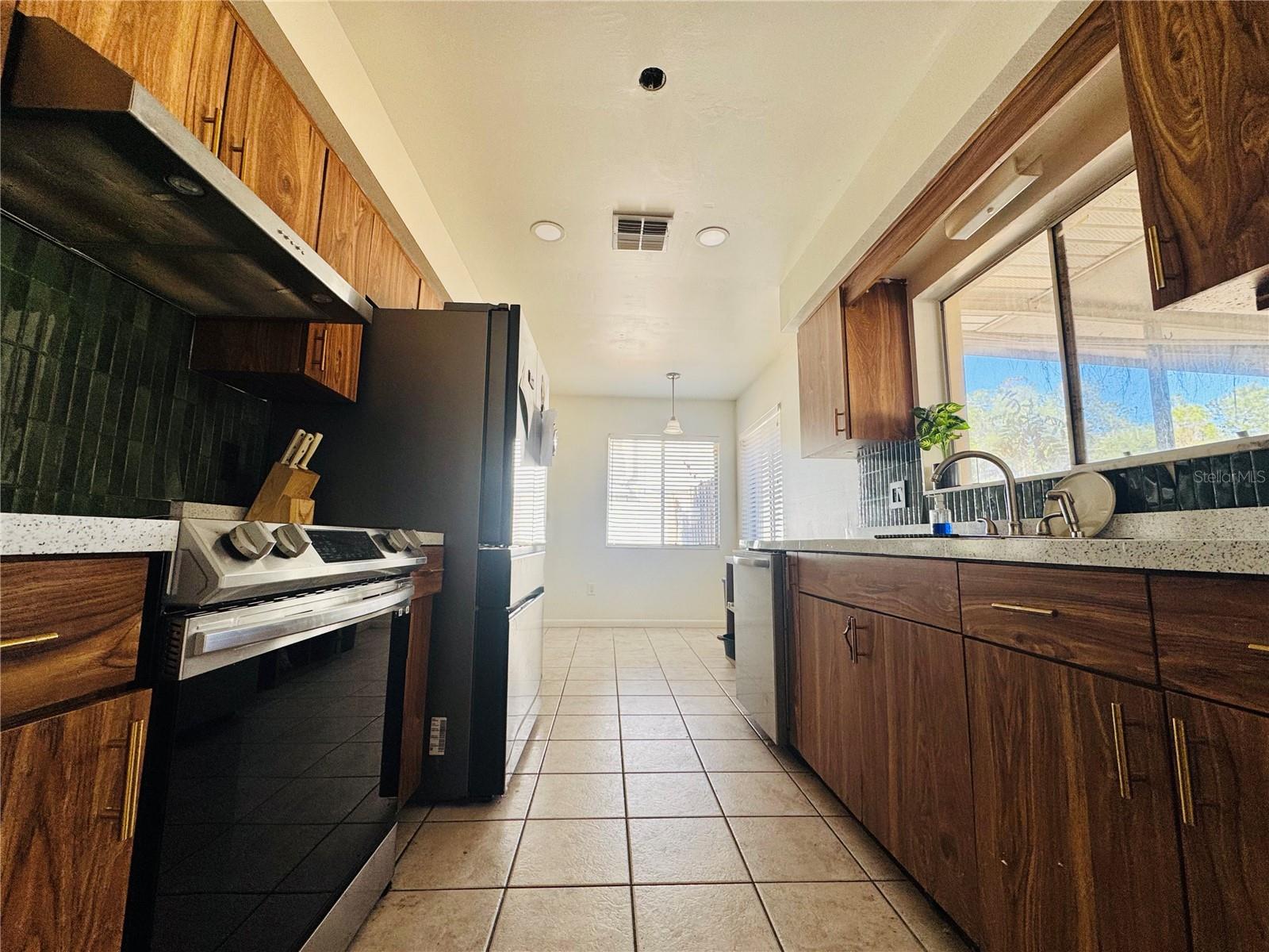 Image 8 of 20 For 2360 Captain Drive