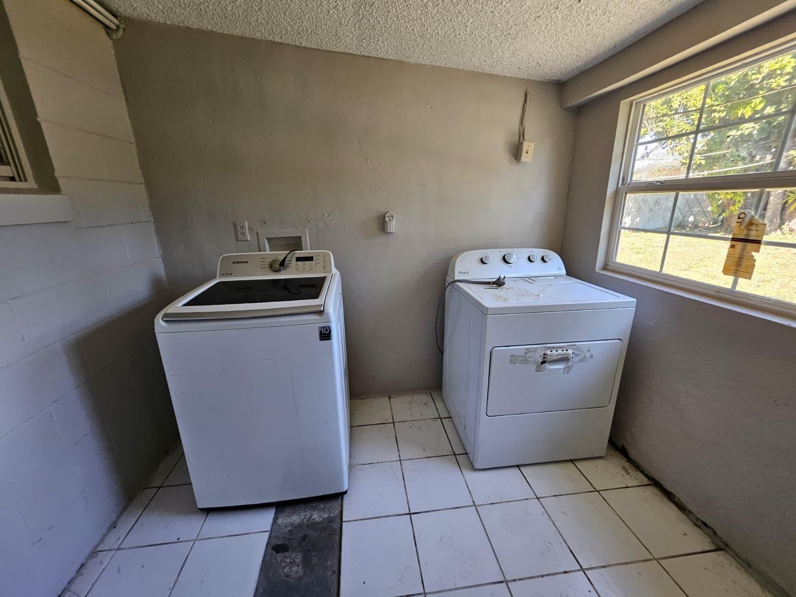 Image 21 of 39 For 6729 Ovid Avenue