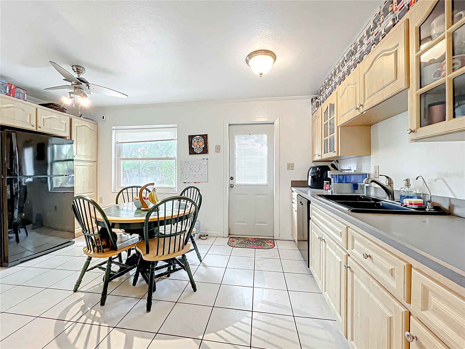 Image 16 of 38 For 206 Charles Street