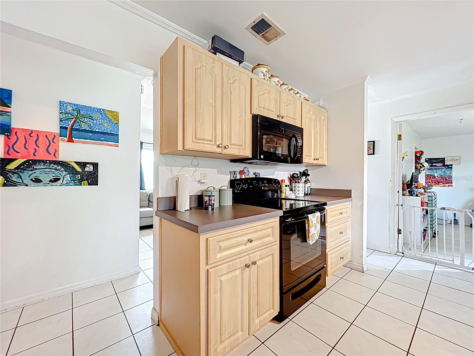 Image 17 of 38 For 206 Charles Street