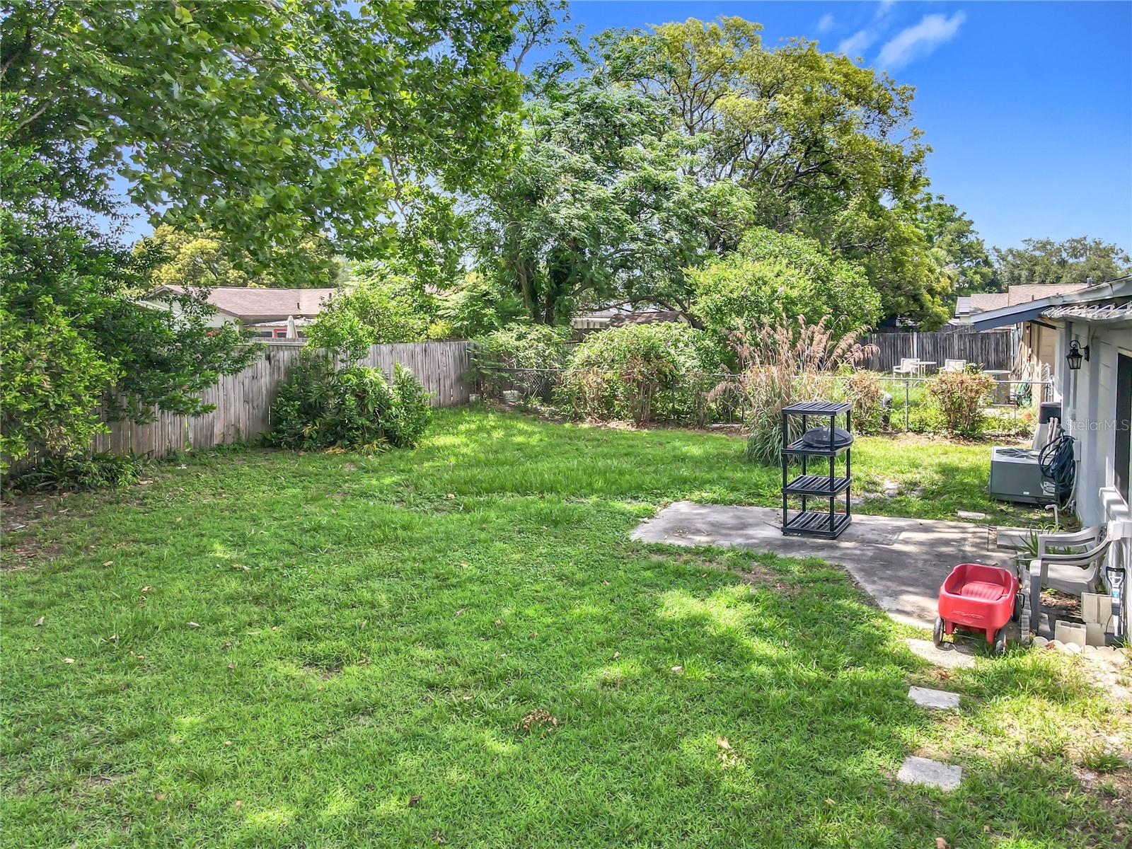 Image 6 of 38 For 206 Charles Street