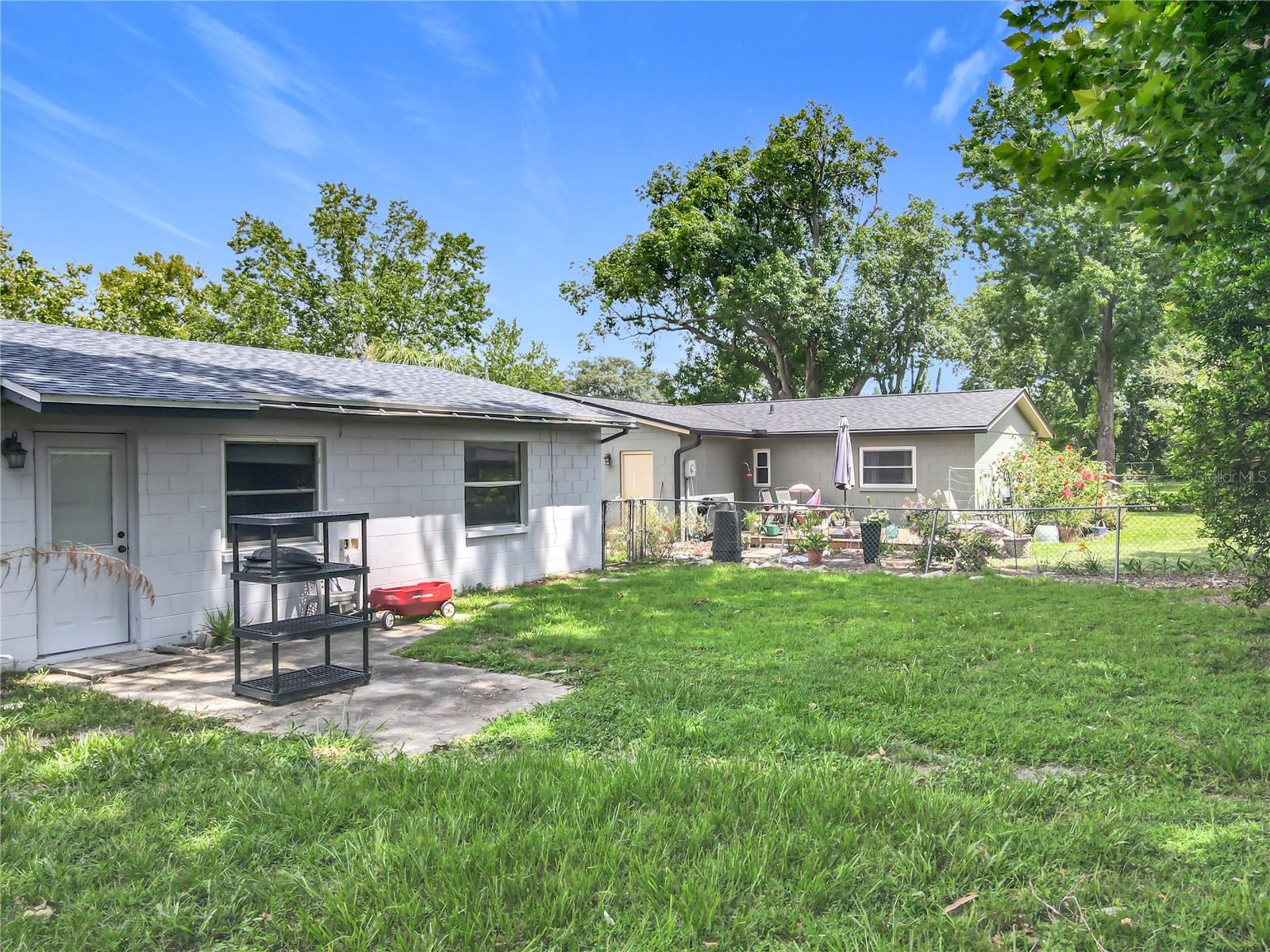 Image 7 of 38 For 206 Charles Street