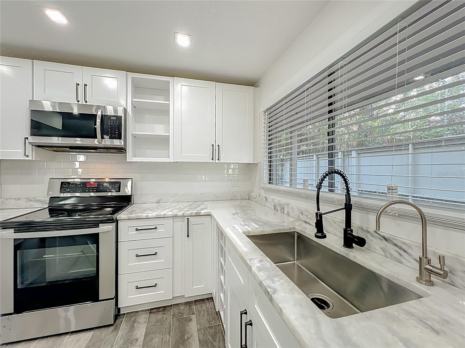 Image 10 of 91 For 209 Sweet Gum Way