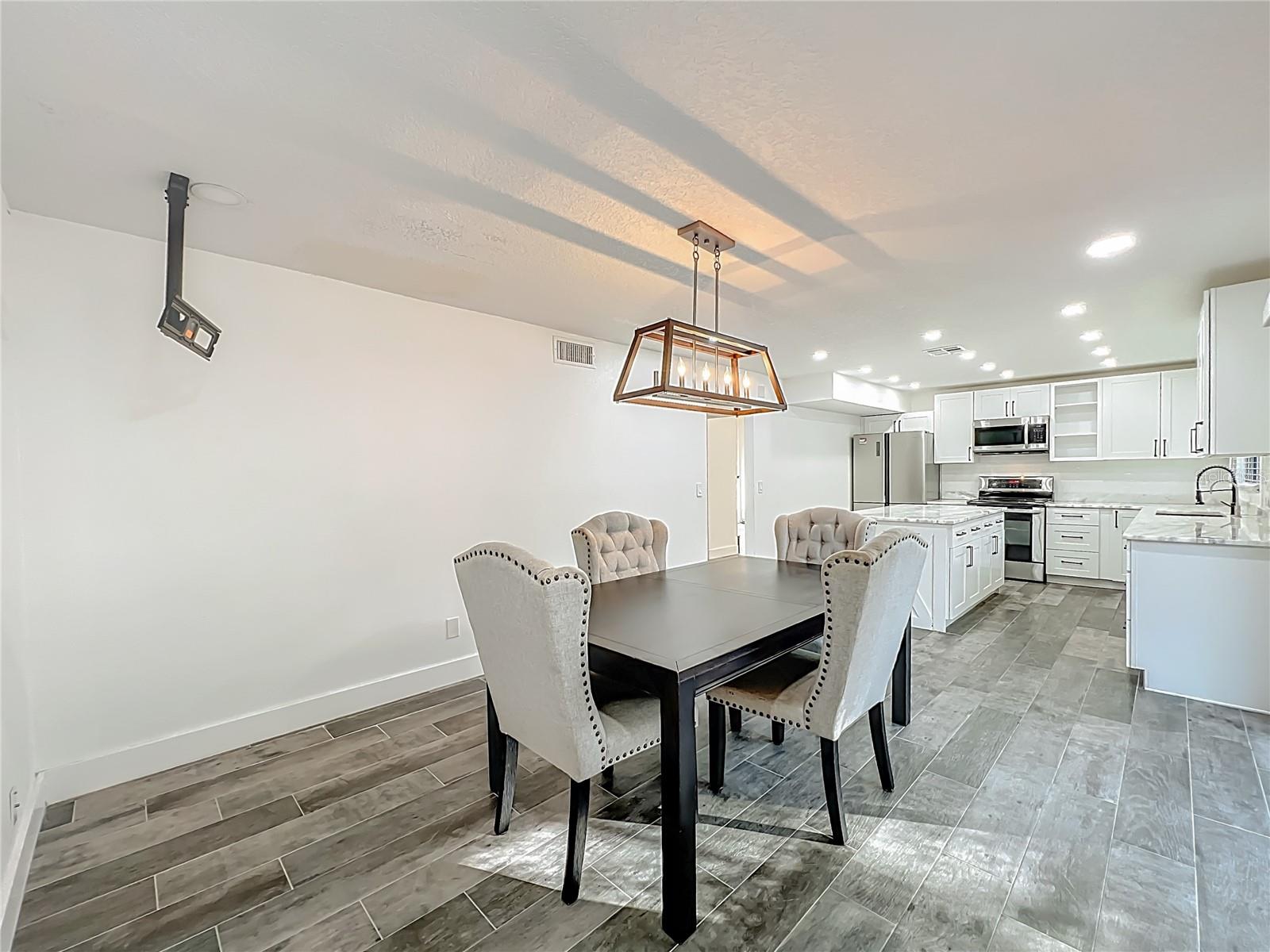 Image 16 of 91 For 209 Sweet Gum Way