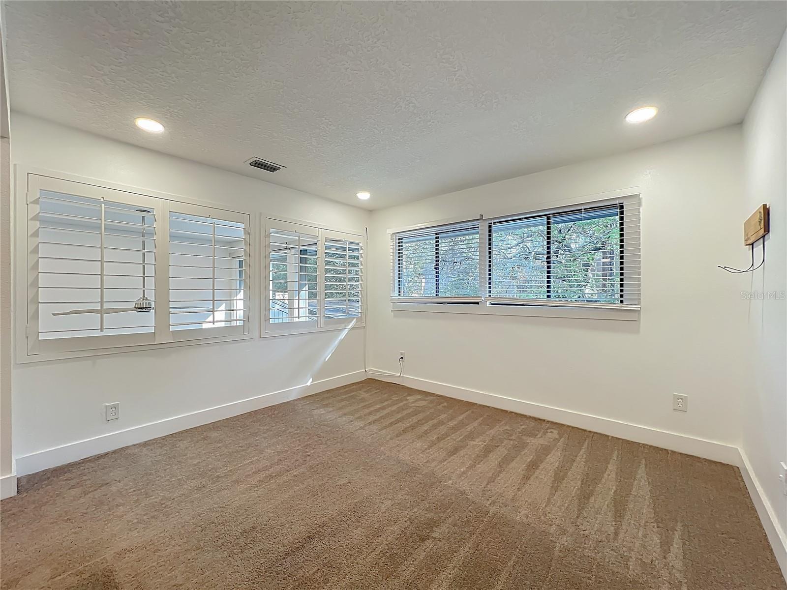 Image 33 of 91 For 209 Sweet Gum Way