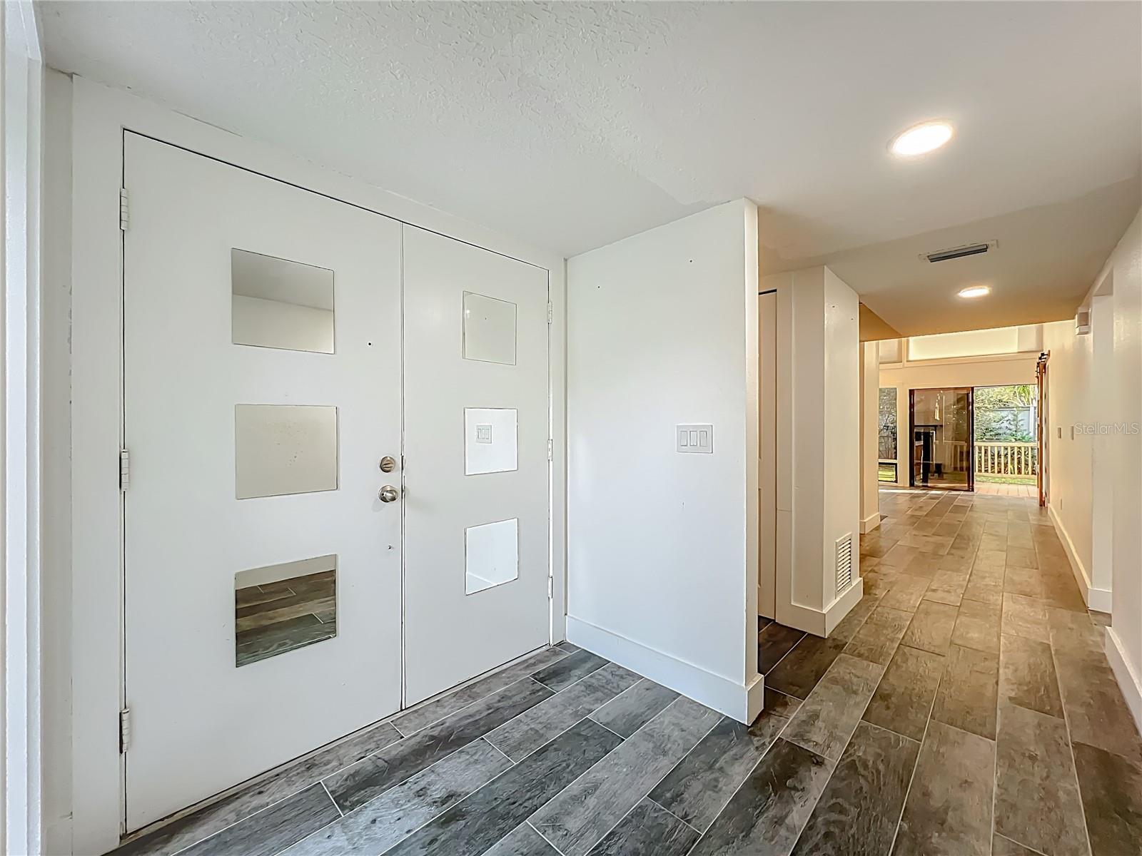 Image 4 of 91 For 209 Sweet Gum Way