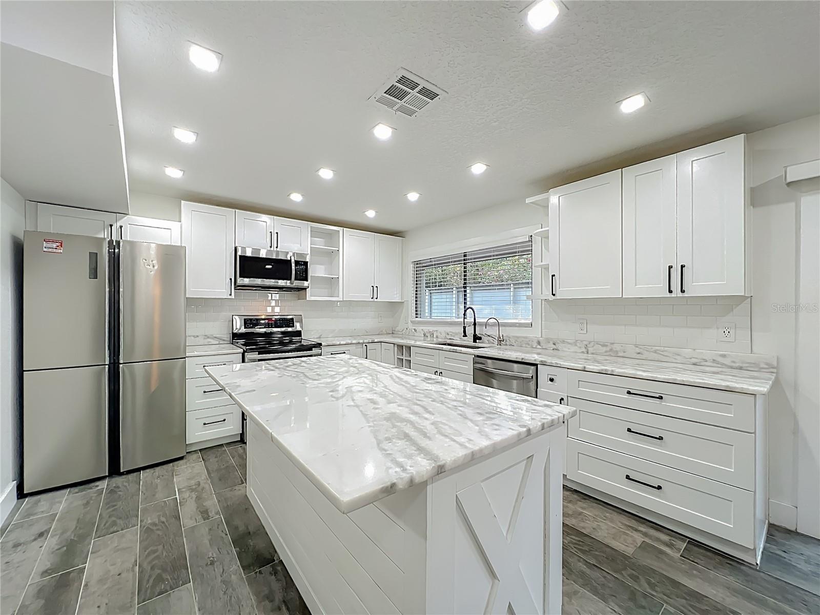 Image 9 of 91 For 209 Sweet Gum Way