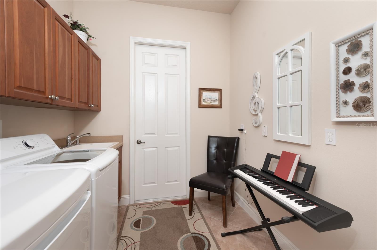 Image 16 of 38 For 202 Lourdan Court