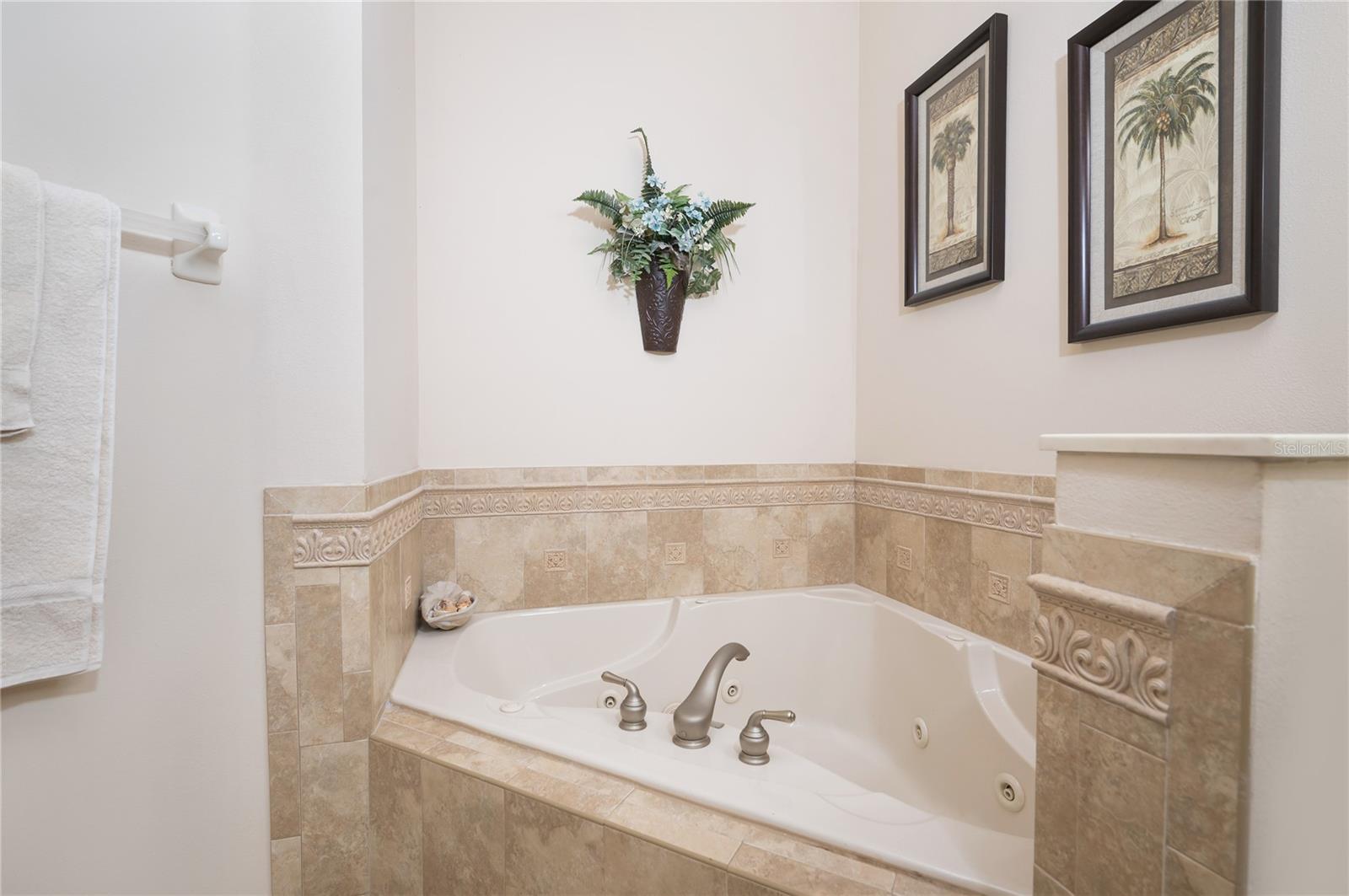 Image 22 of 38 For 202 Lourdan Court