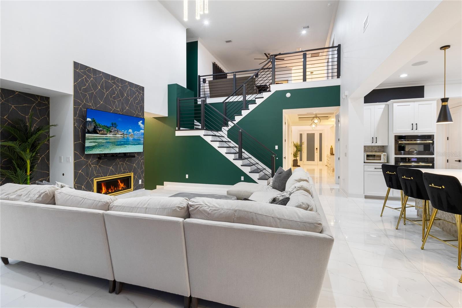 Image 13 of 79 For 12664 Banting Terrace