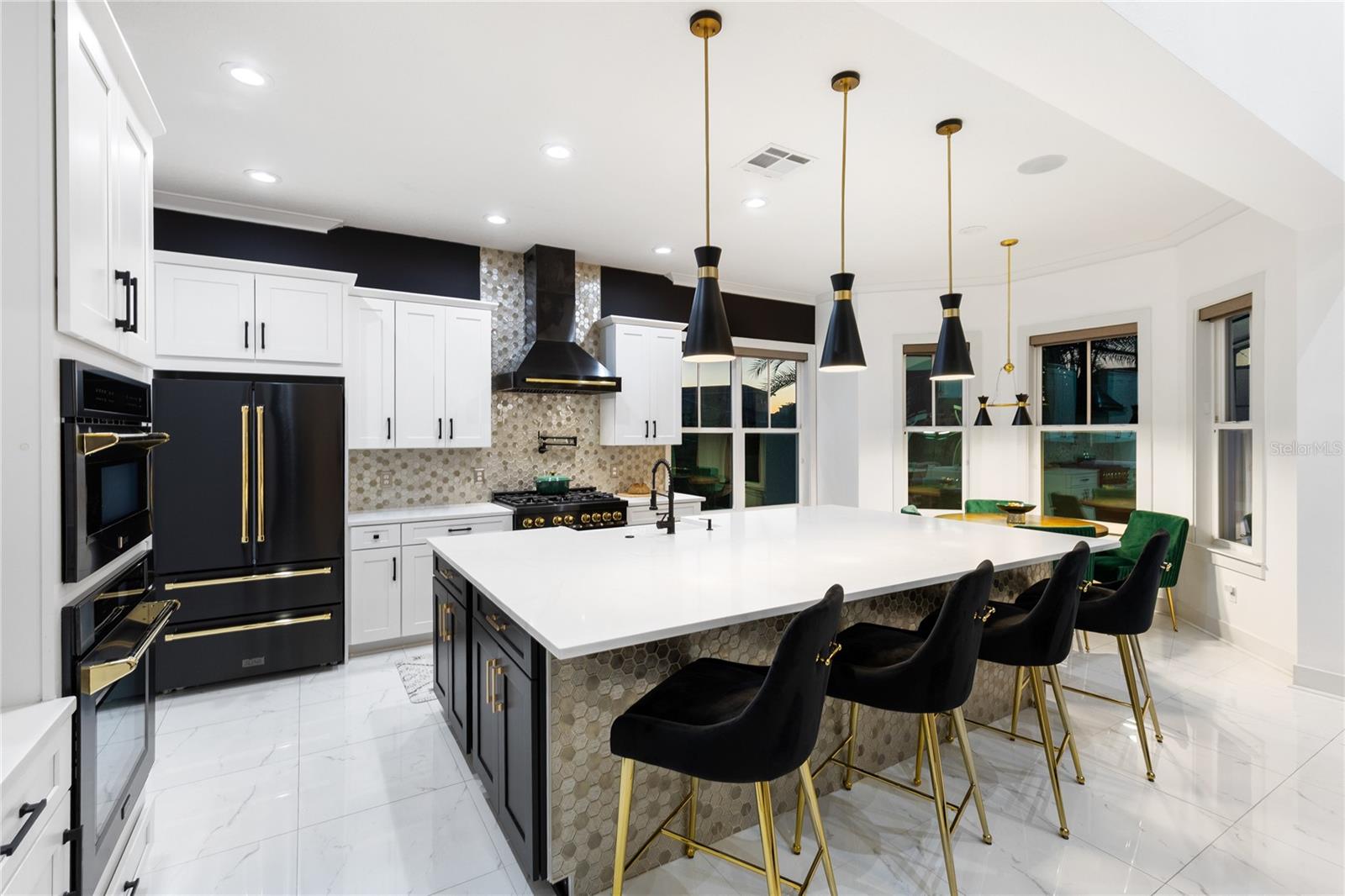 Image 19 of 79 For 12664 Banting Terrace