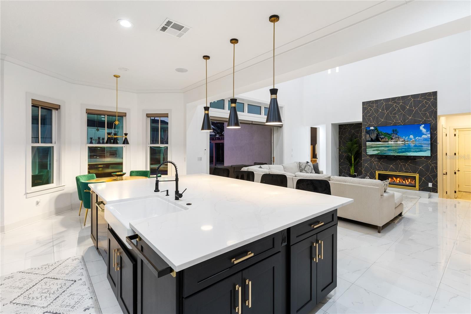 Image 22 of 79 For 12664 Banting Terrace