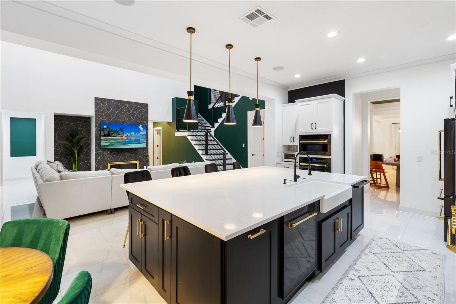 Image 35 of 79 For 12664 Banting Terrace