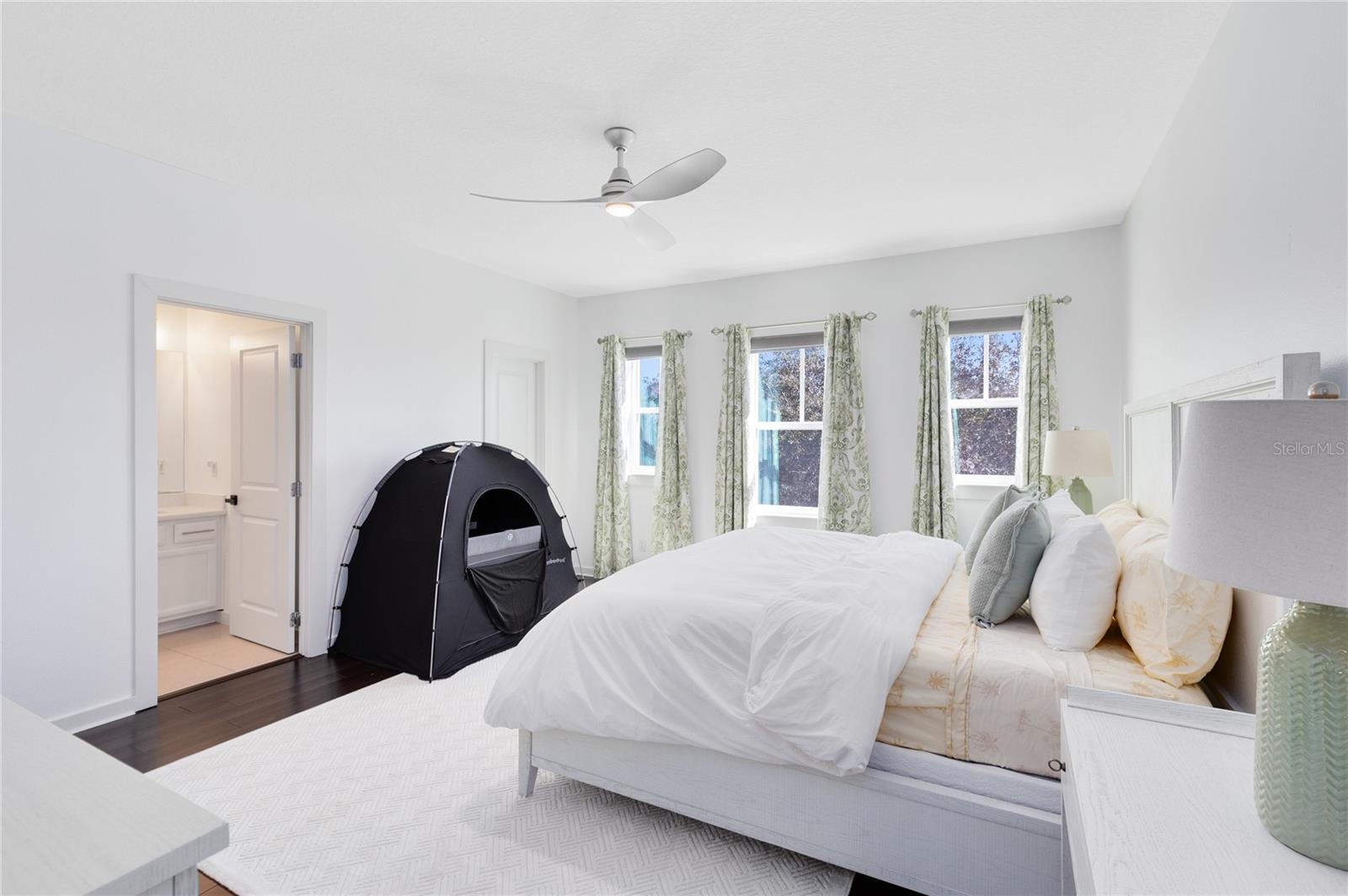 Image 36 of 79 For 12664 Banting Terrace