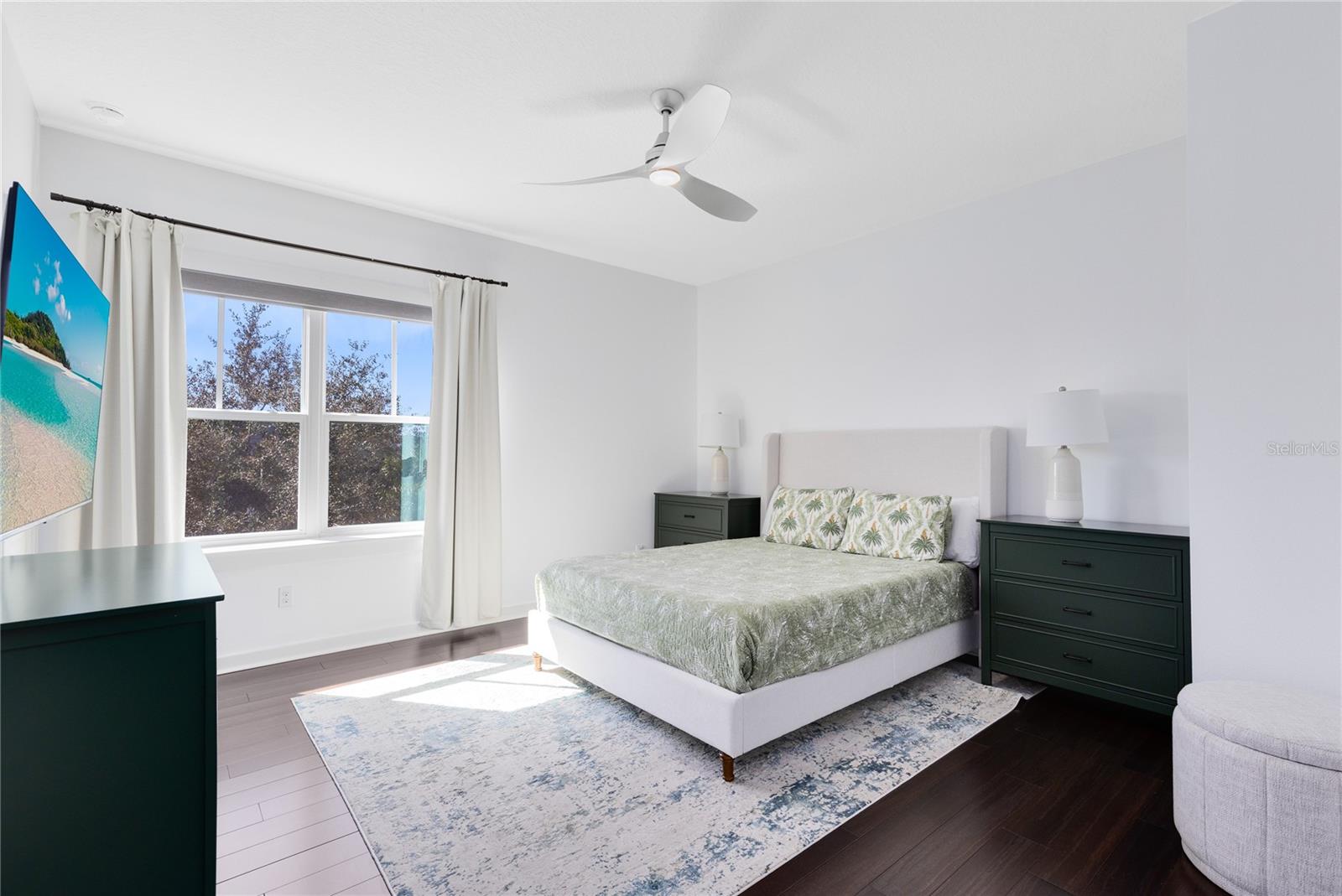 Image 37 of 79 For 12664 Banting Terrace