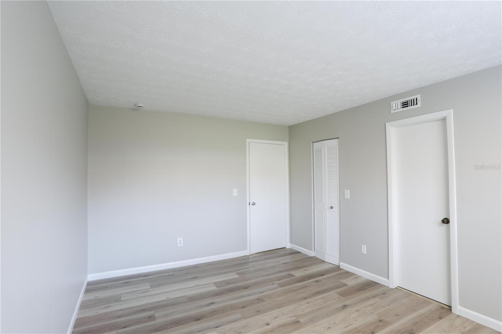 Image 11 of 17 For 5325 Hansel Avenue 1