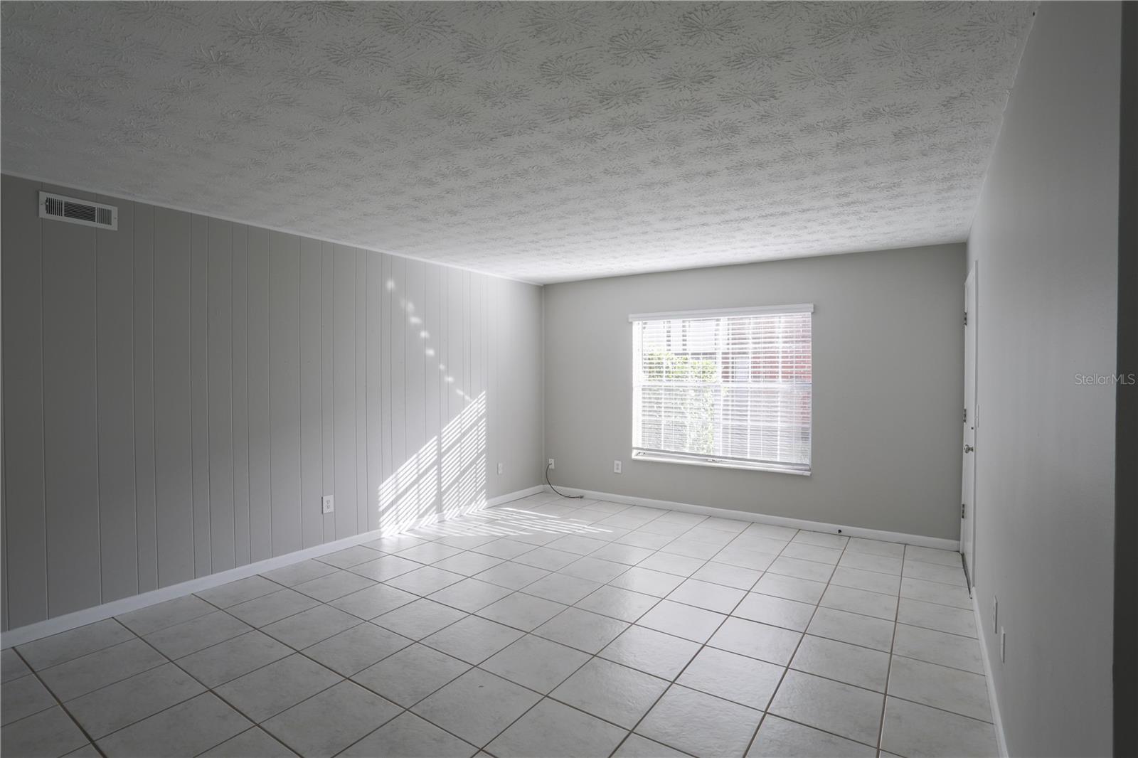 Image 4 of 17 For 5325 Hansel Avenue 1