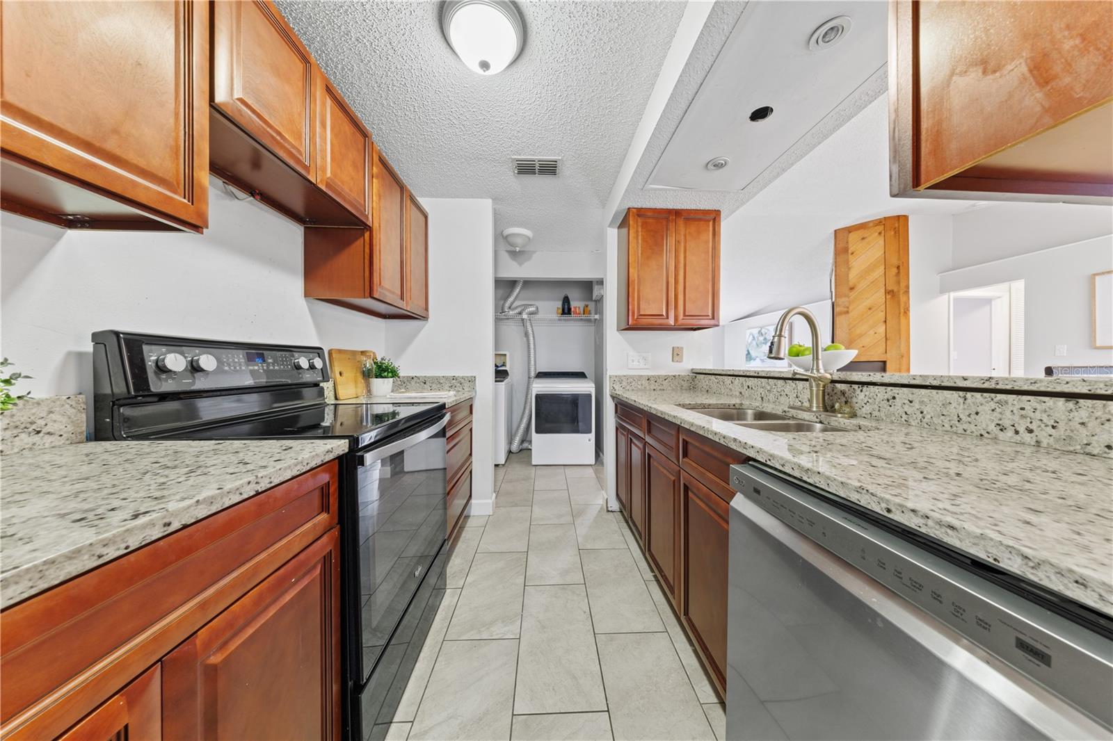 Image 11 of 28 For 5647 Garden Grove