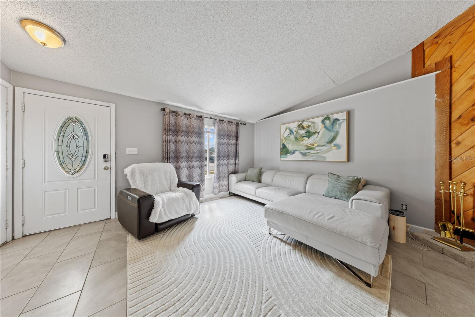 Image 4 of 28 For 5647 Garden Grove