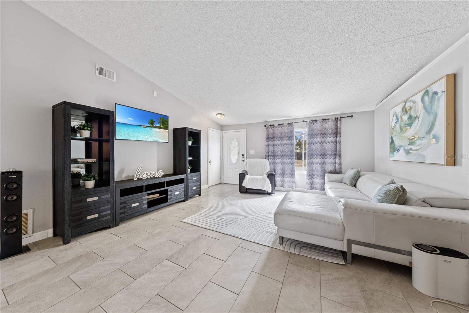 Image 6 of 28 For 5647 Garden Grove