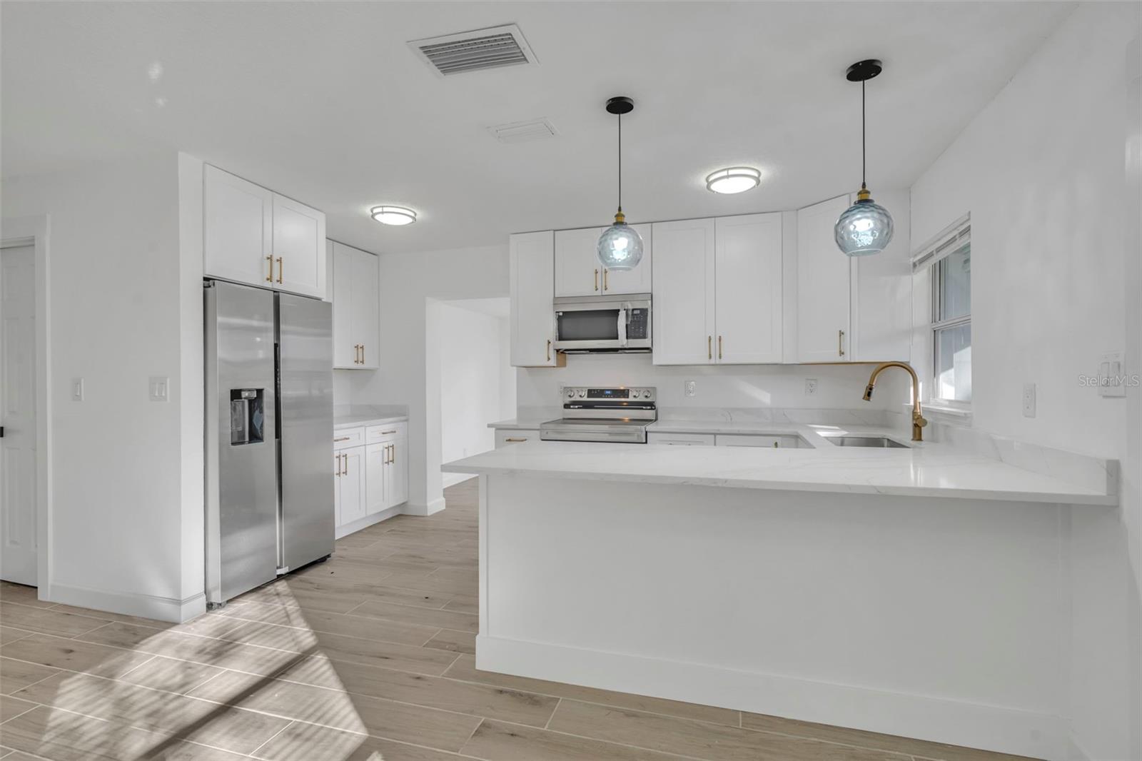 Image 10 of 37 For 1224 Helen Street