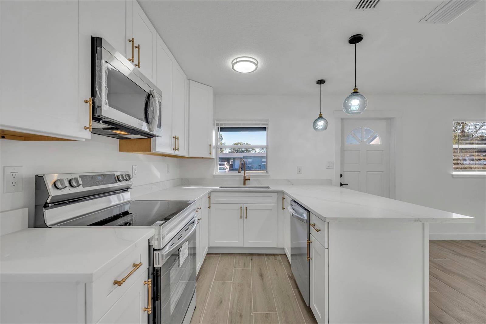 Image 12 of 37 For 1224 Helen Street