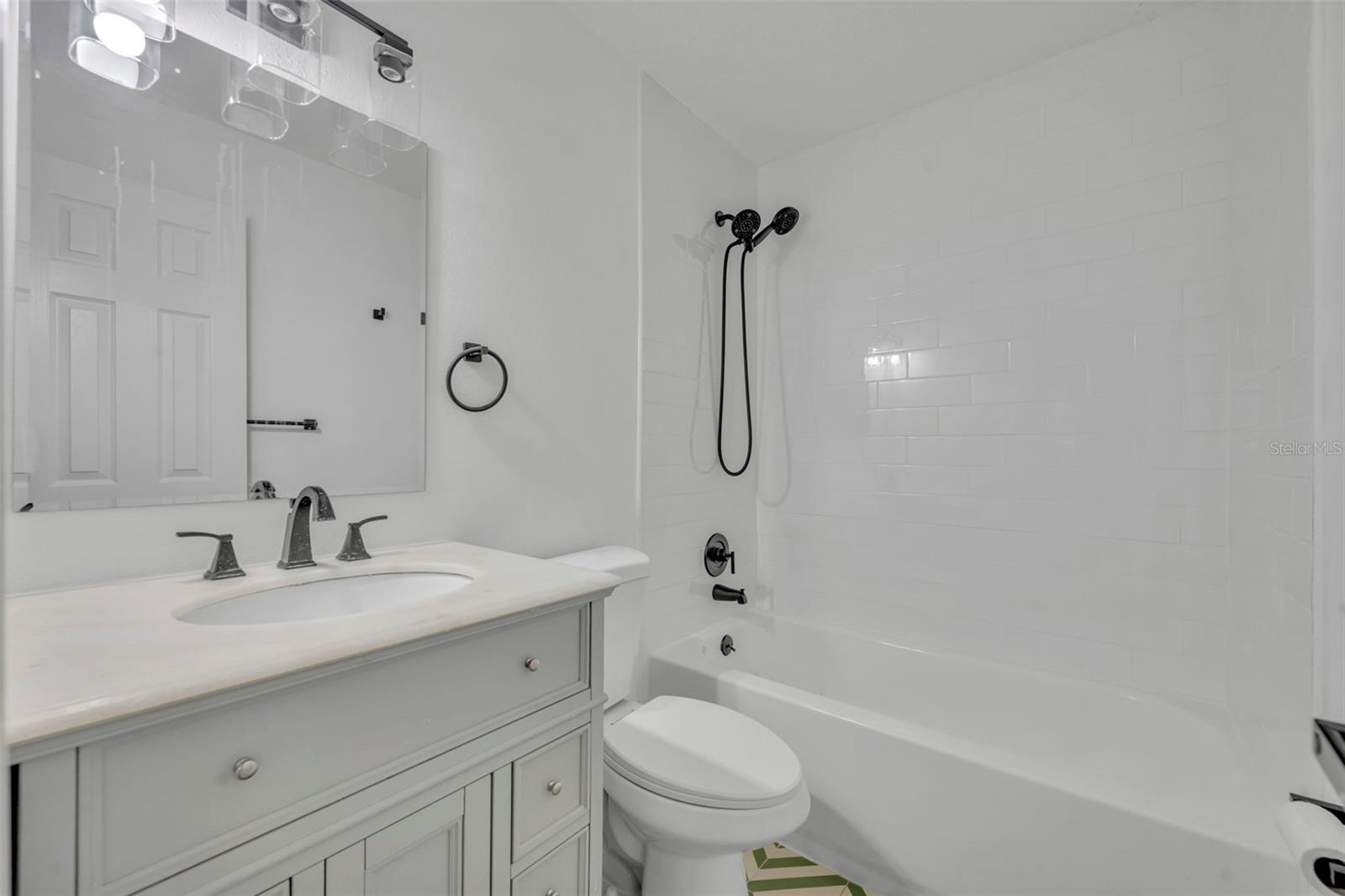 Image 16 of 37 For 1224 Helen Street