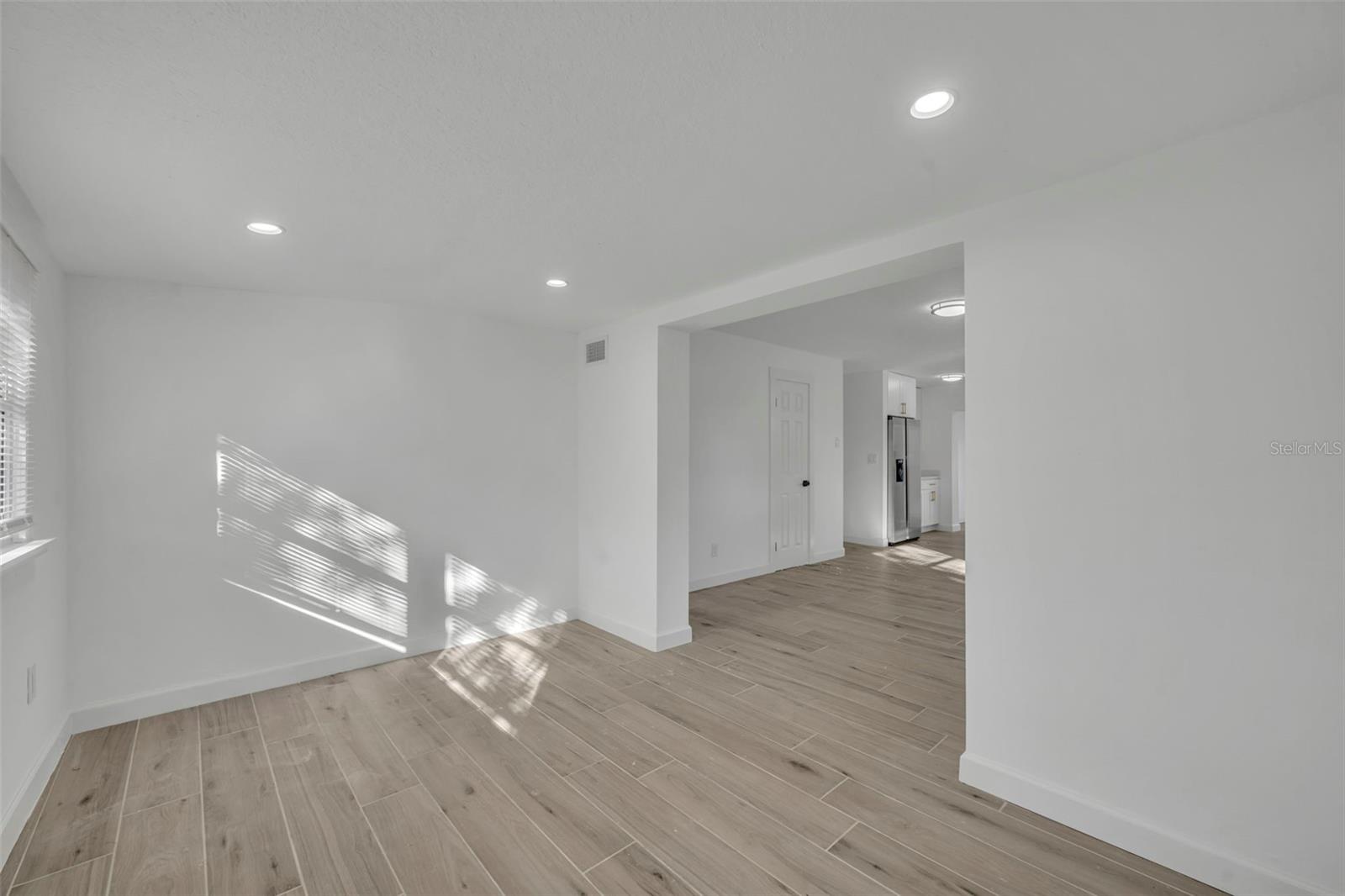 Image 19 of 37 For 1224 Helen Street