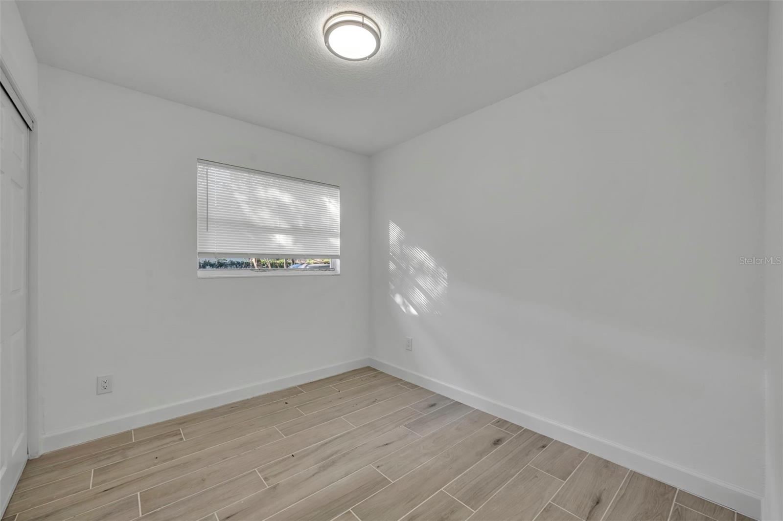 Image 20 of 37 For 1224 Helen Street