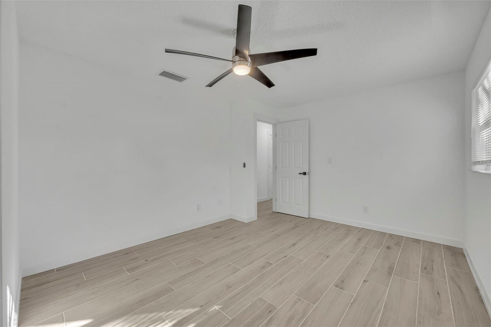 Image 22 of 37 For 1224 Helen Street