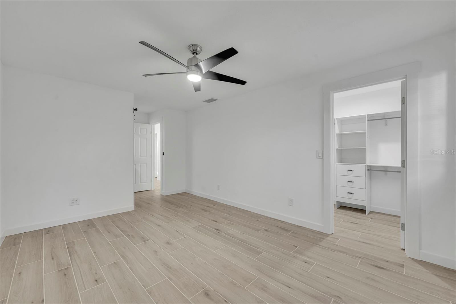 Image 25 of 37 For 1224 Helen Street