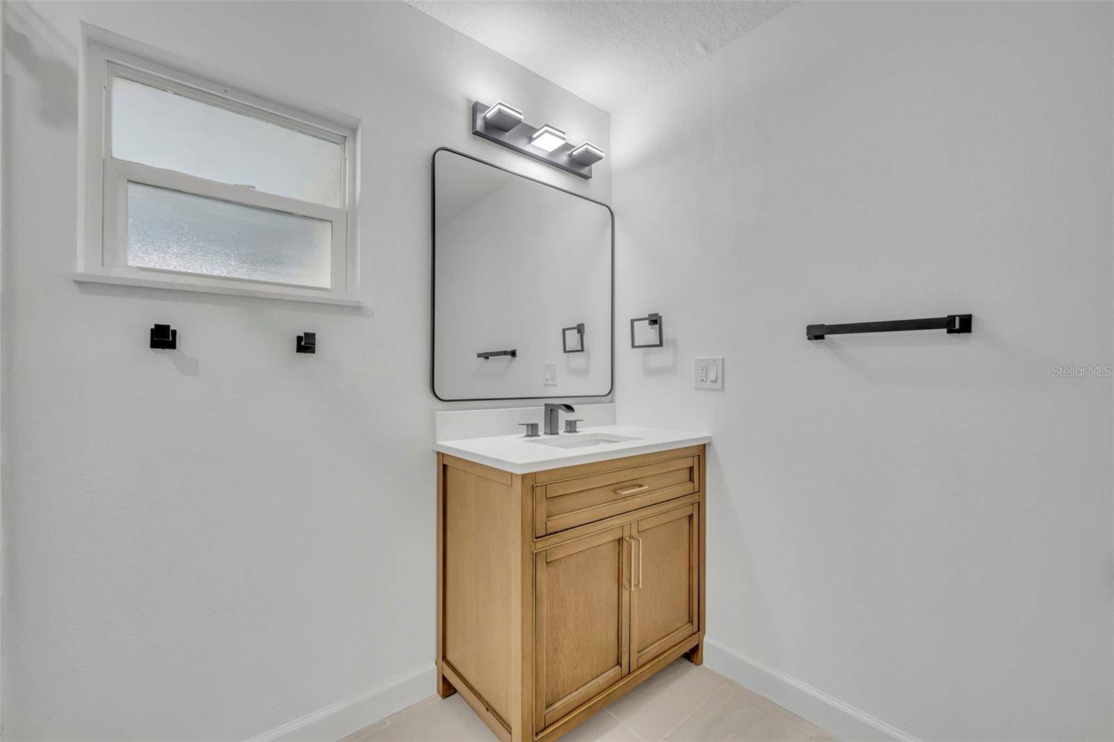 Image 27 of 37 For 1224 Helen Street