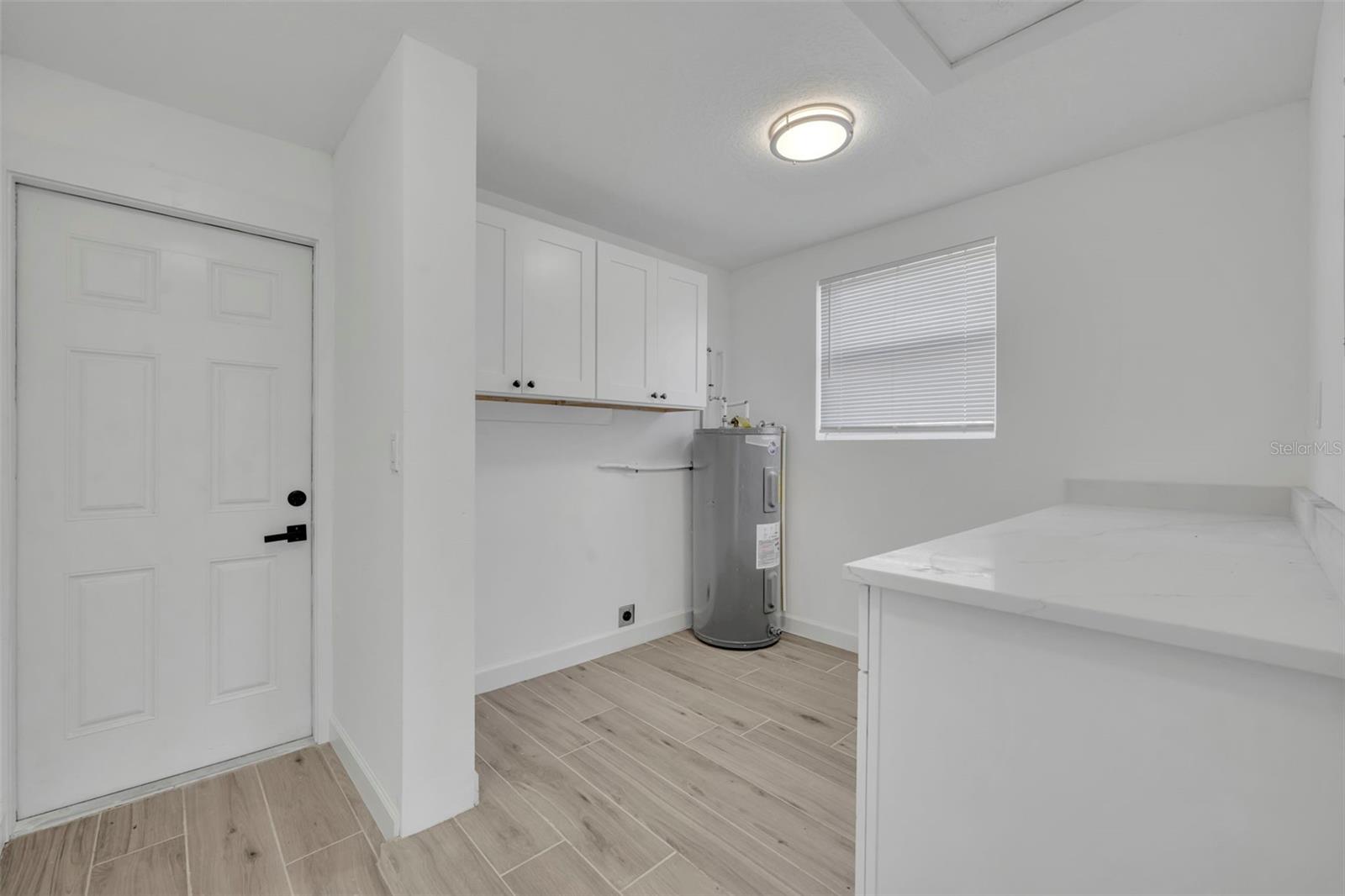 Image 32 of 37 For 1224 Helen Street