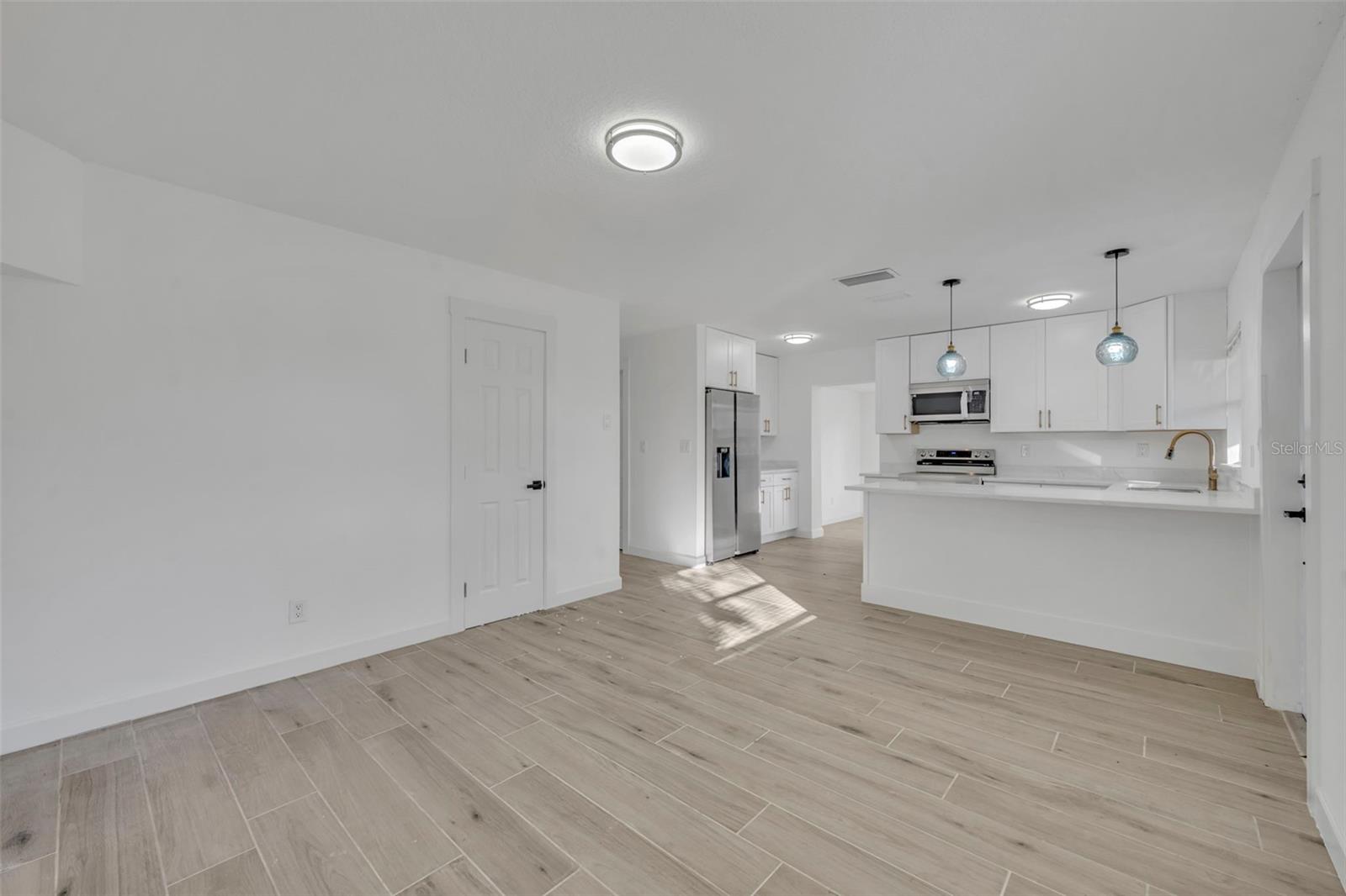 Image 4 of 37 For 1224 Helen Street