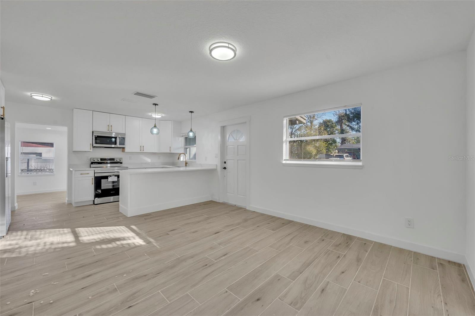 Image 5 of 37 For 1224 Helen Street