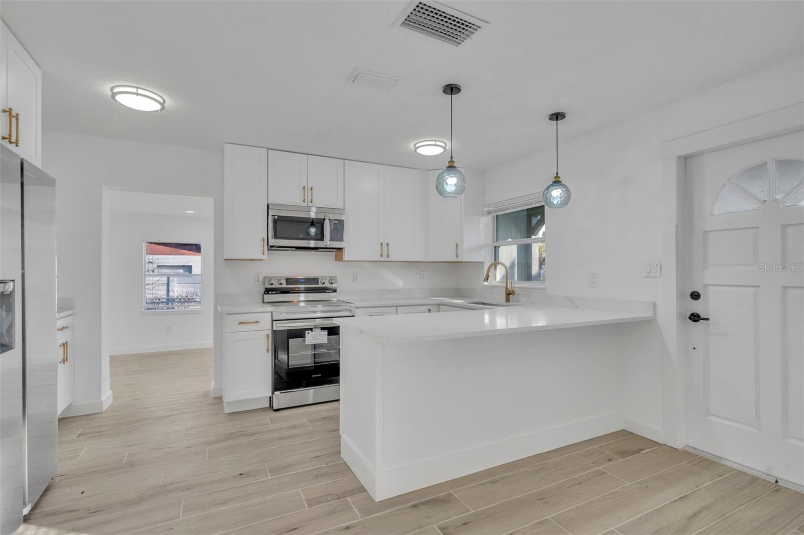 Image 9 of 37 For 1224 Helen Street