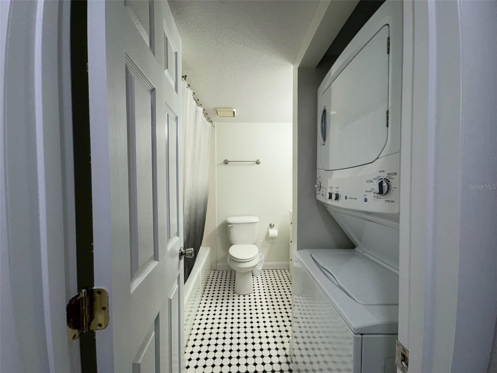 Image 10 of 16 For 568 Bahia Circle B