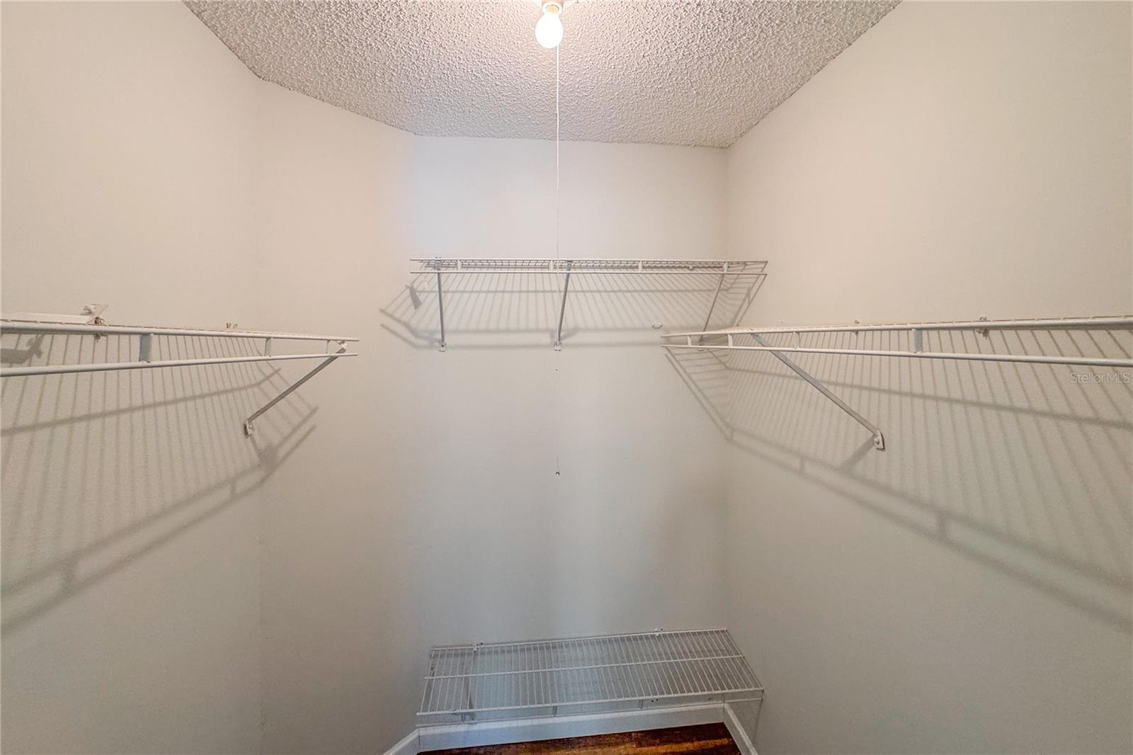 Image 28 of 39 For 5436 Michigan Street 4