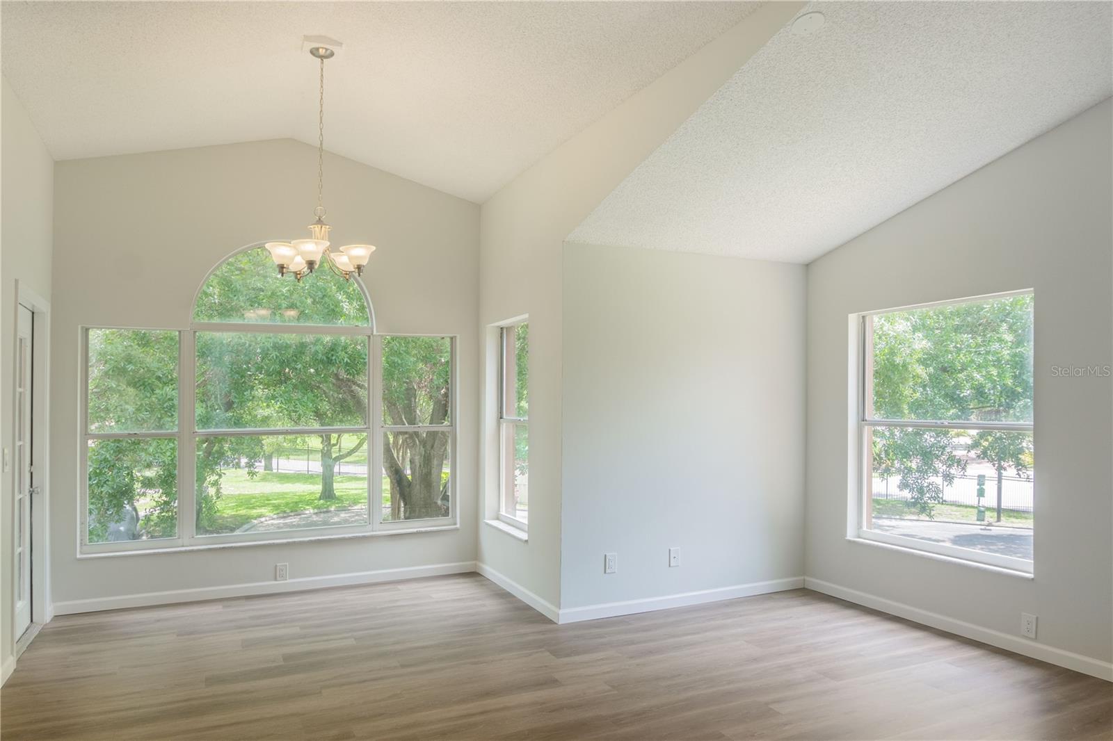 Image 36 of 39 For 5436 Michigan Street 4