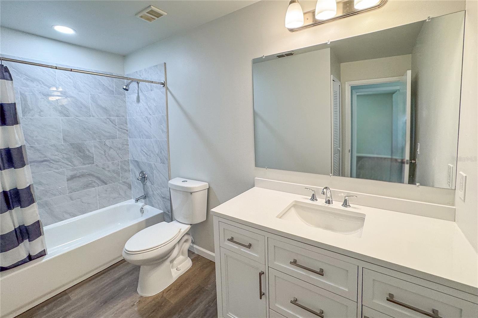 Image 9 of 39 For 5436 Michigan Street 4